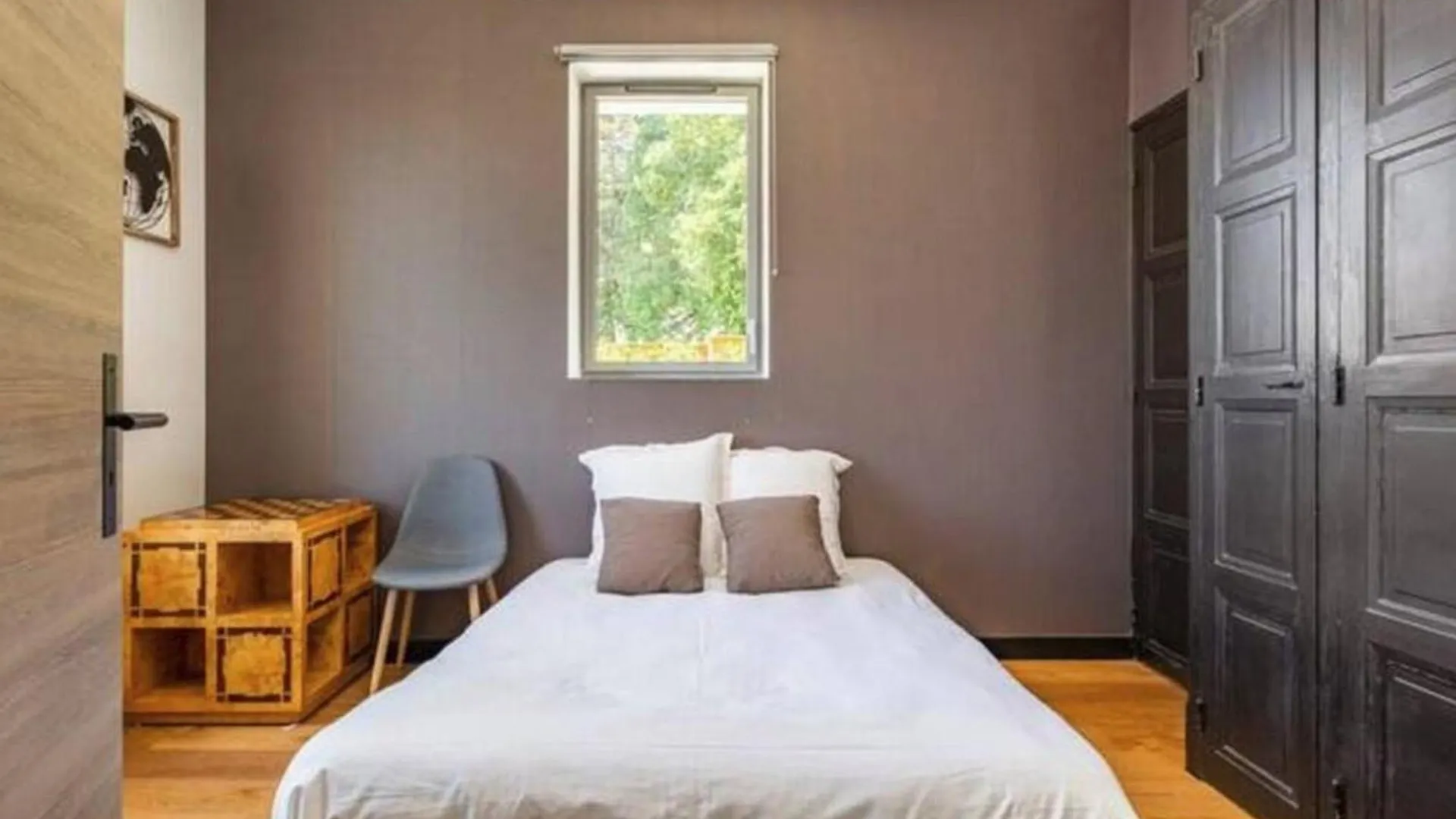 Elegante Maison A Vichy : Piscine Chauffee, Jardin Arbore, Terrasse Et Climatisation - Fr-1-489-494 Holiday home