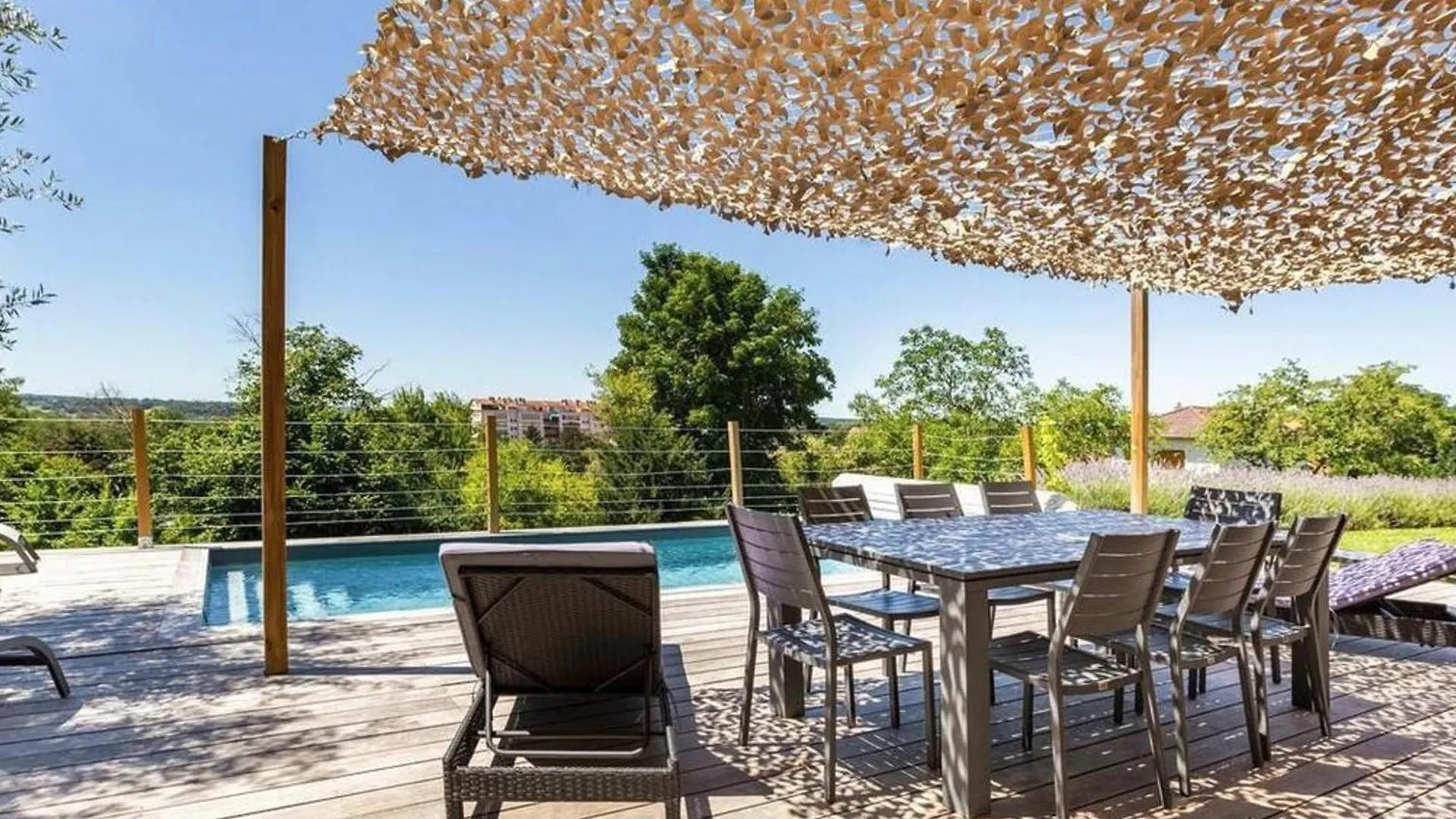 Elegante Maison A Vichy : Piscine Chauffee, Jardin Arbore, Terrasse Et Climatisation - Fr-1-489-494 France