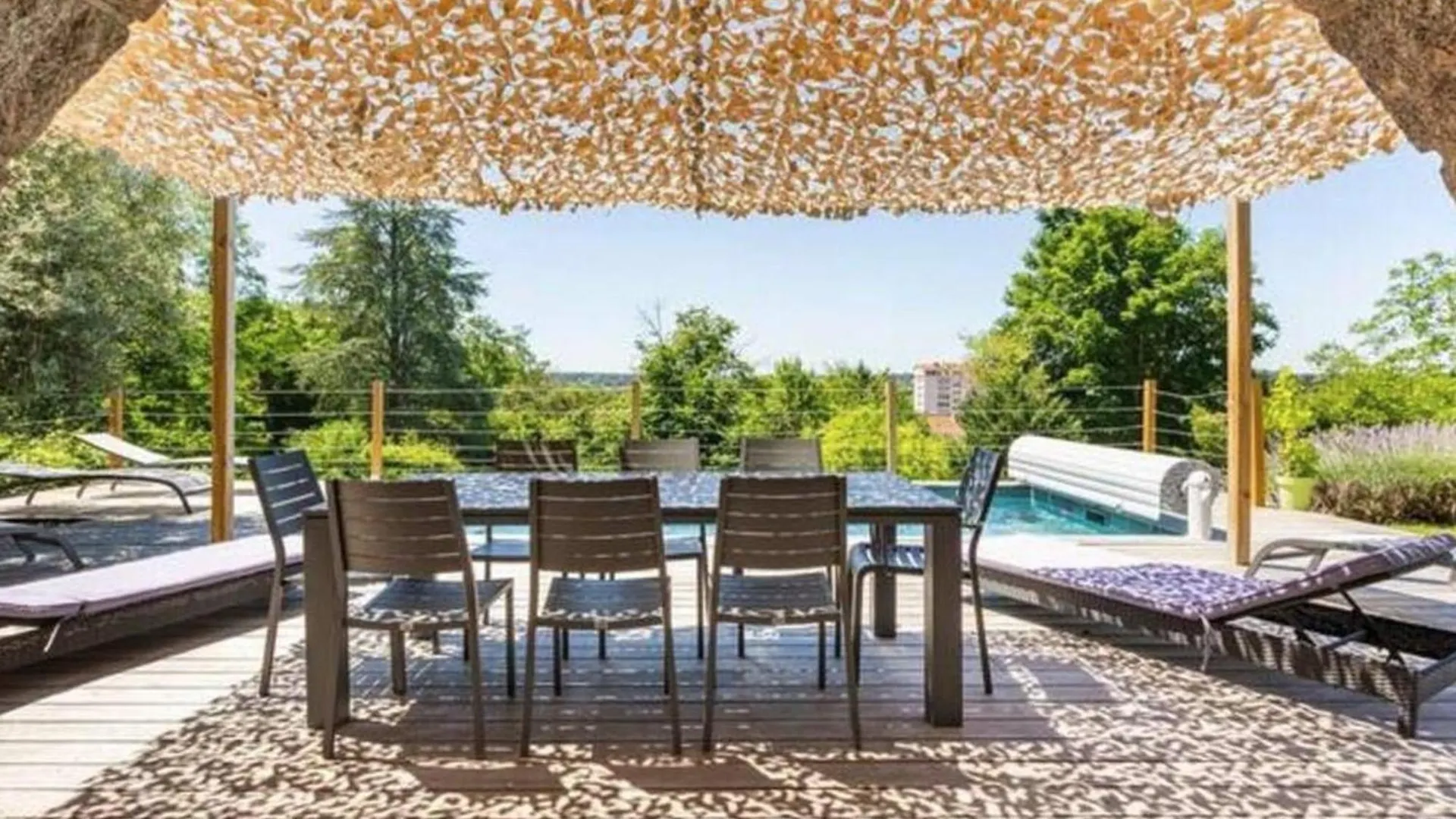 Holiday home Elegante Maison A Vichy : Piscine Chauffee, Jardin Arbore, Terrasse Et Climatisation - Fr-1-489-494 France