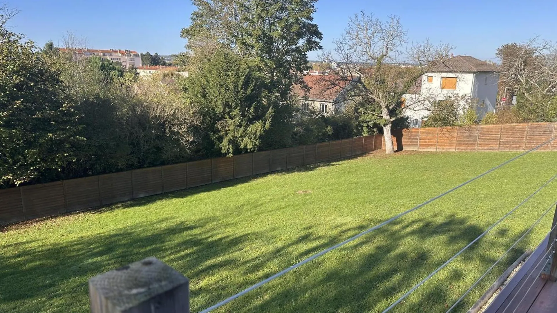Elegante Maison A Vichy : Piscine Chauffee, Jardin Arbore, Terrasse Et Climatisation - Fr-1-489-494 location